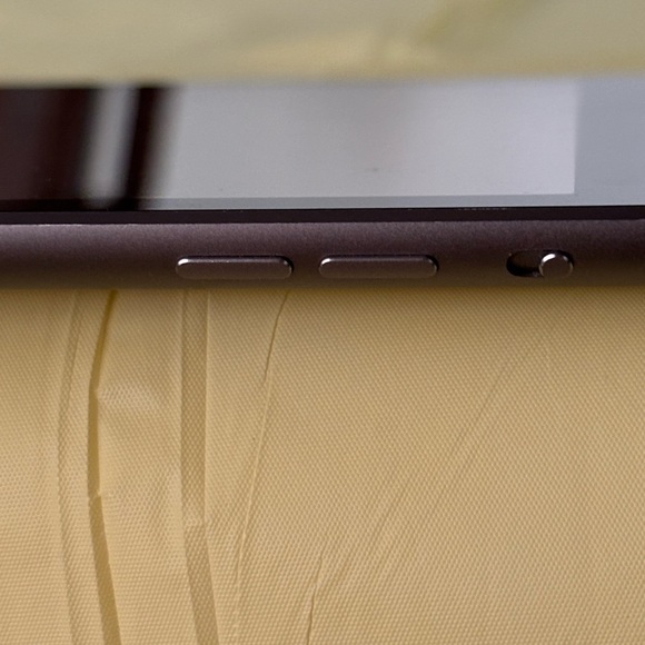 Apple iPad Air - Picture 9 of 9